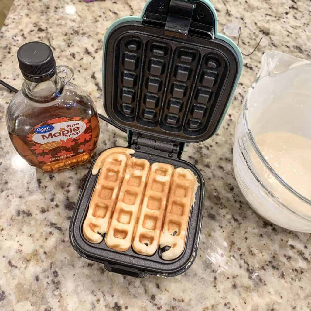 Dash waffle maker 